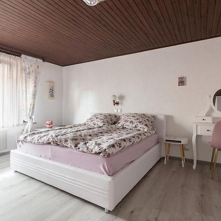 Family Apartment Nakiteya Любляна Экстерьер фото