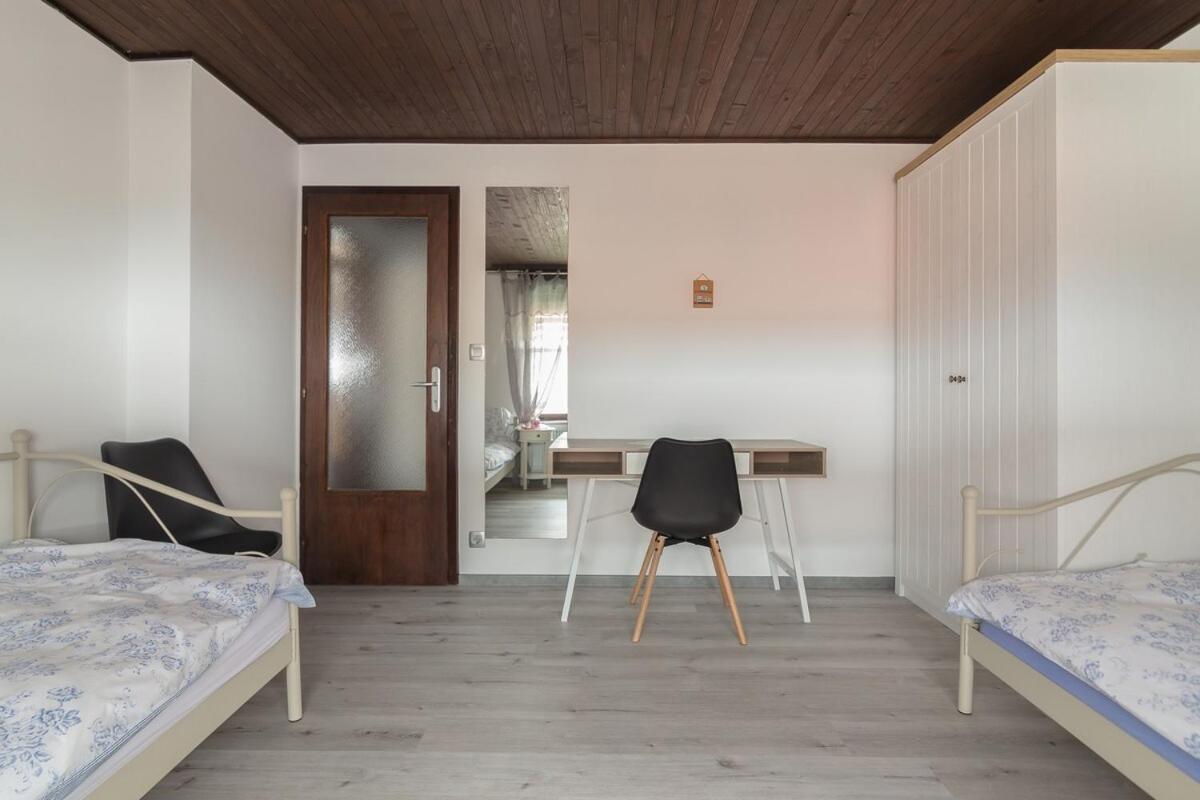 Family Apartment Nakiteya Любляна Экстерьер фото