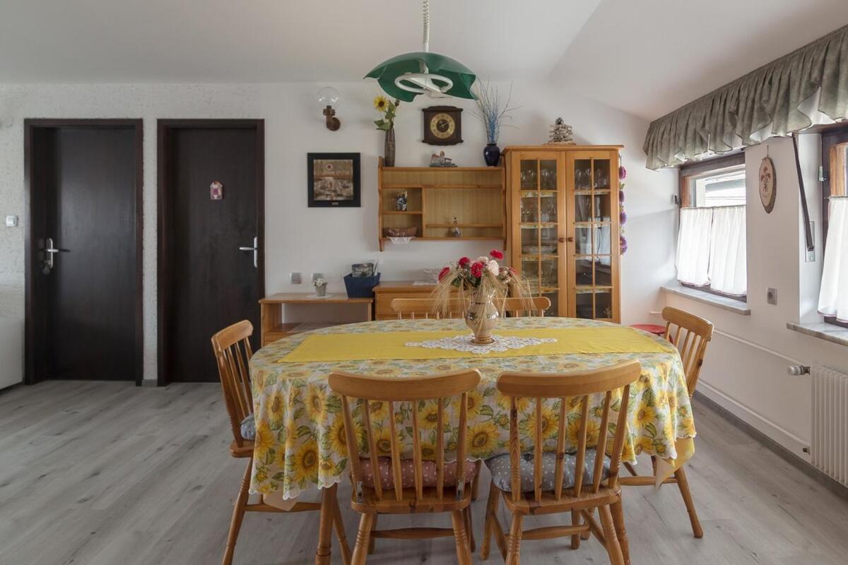 Family Apartment Nakiteya Любляна Экстерьер фото