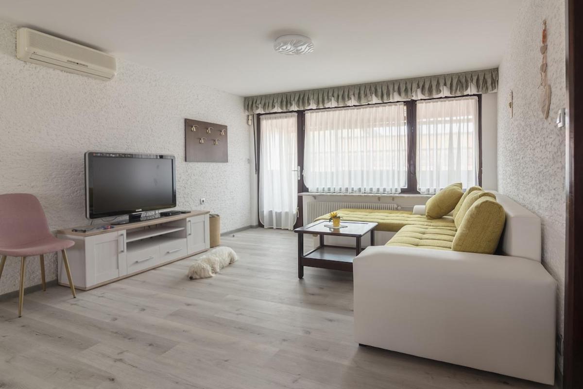 Family Apartment Nakiteya Любляна Экстерьер фото